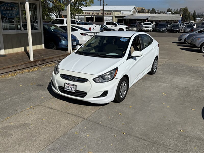 Used 2014 Hyundai Accent GLS FWD image 1