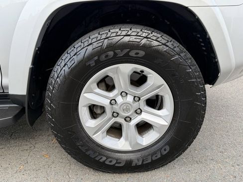 Used 2022 Toyota 4Runner SR5 Premium image 8