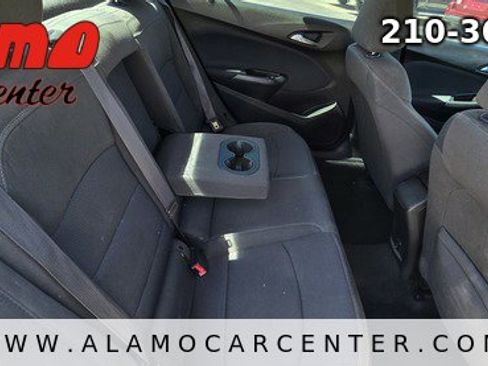 Used 2017 Chevrolet Cruze LT image 21