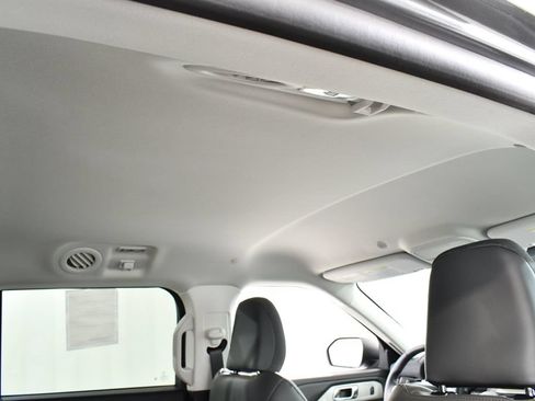New 2026 Ford Explorer Active AWD/4WD image 18