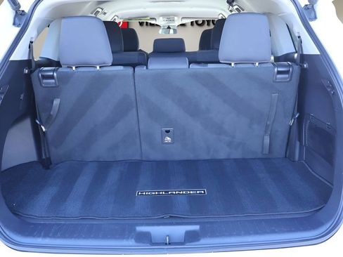 Certified 2020 Toyota Highlander LE FWD image 15