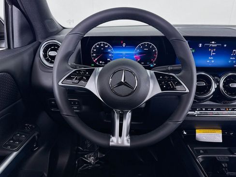 New 2026 Mercedes-Benz GLB 250 image 4