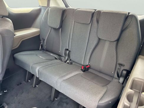 New 2026 Kia Carnival LX image 18