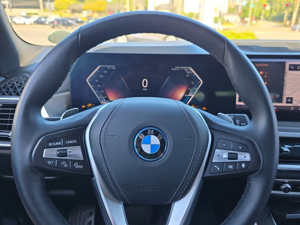 Used 2024 BMW X5 xDrive50e w/ Parking Assistance Package AWD/4WD image 19