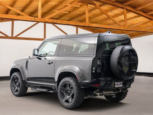 Used 2024 Land Rover Defender 90 V8 image 3