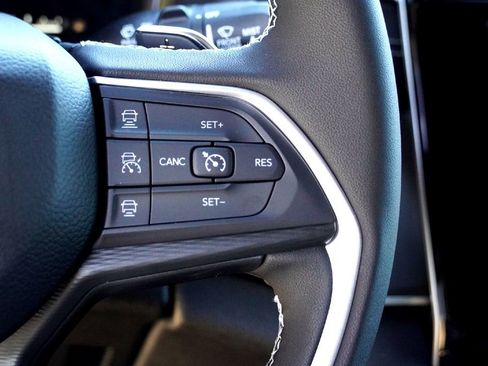 New 2025 Jeep Grand Cherokee L Altitude image 17