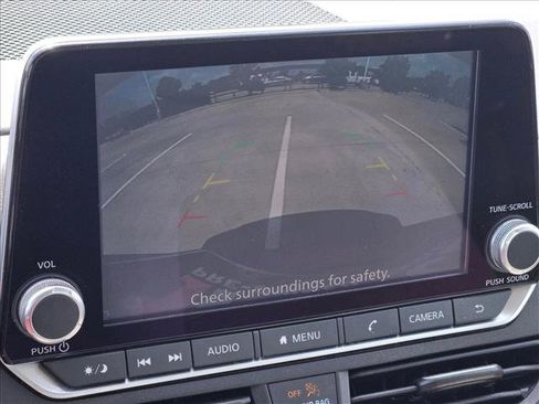Used 2025 Nissan Altima 2.5 SV FWD image 12