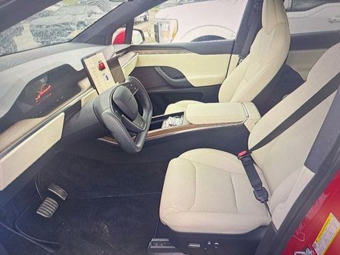 Used 2022 Tesla Model X image 8