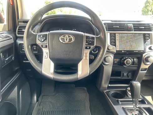 Certified 2021 Toyota 4Runner SR5 AWD/4WD image 14