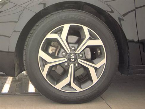 Used 2021 Kia Forte LXS FWD image 9