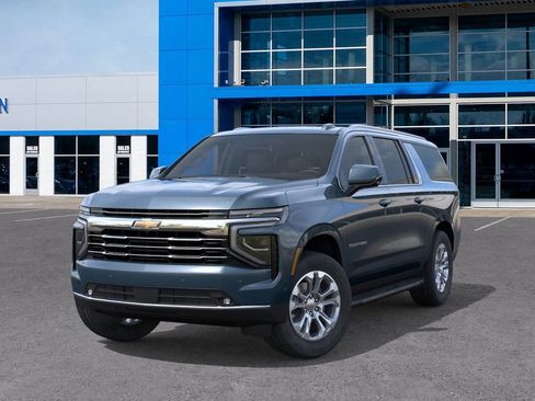 New 2026 Chevrolet Suburban LT w/ Comfort Package image 7