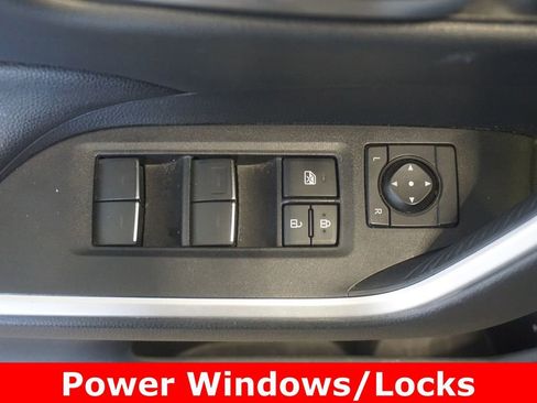 Used 2025 Toyota RAV4 XLE AWD/4WD image 5