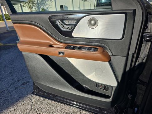Used 2023 Lincoln Aviator Reserve w/ Equipment Group 201A image 18