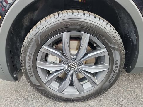 Certified 2023 Volkswagen Tiguan SE AWD/4WD image 15