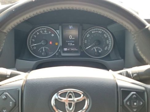 Used 2021 Toyota Tacoma TRD Sport image 22