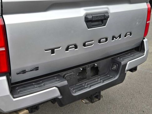 Used 2024 Toyota Tacoma SR5 AWD/4WD image 15