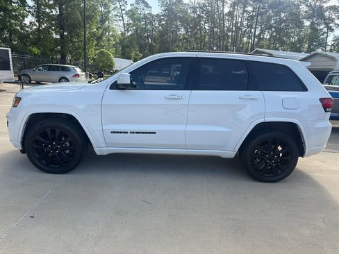 Used 2018 Jeep Grand Cherokee Altitude image 7