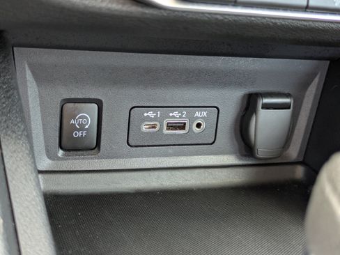 Used 2024 Nissan Sentra SV FWD image 23