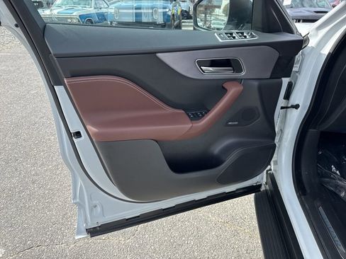 Used 2018 Jaguar F-PACE S image 28