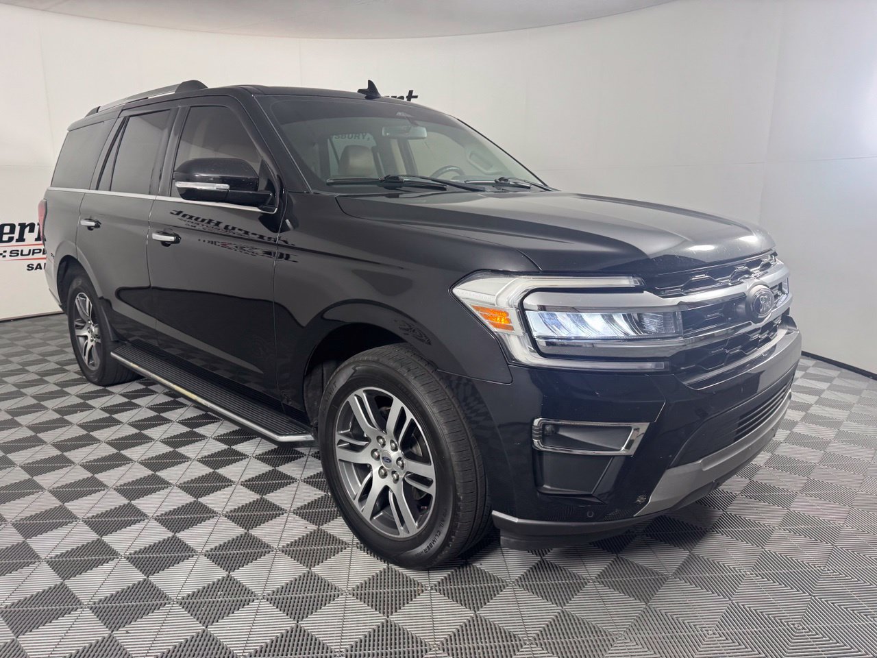 Used 2023 Ford Expedition Limited RWD image 5