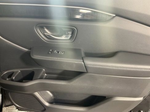 Used 2024 Honda Pilot Elite image 13