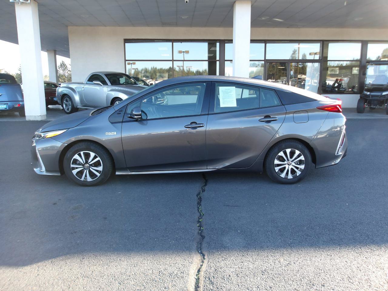 Used 2018 Toyota Prius Prime Premium FWD image 2