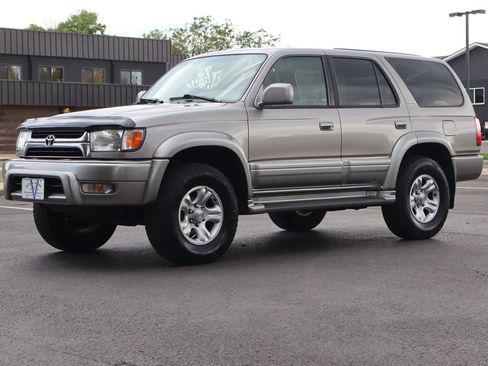 Used 2002 Toyota 4Runner Limited AWD/4WD image 11