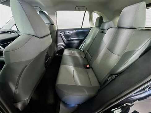 Used 2020 Toyota RAV4 XLE image 28