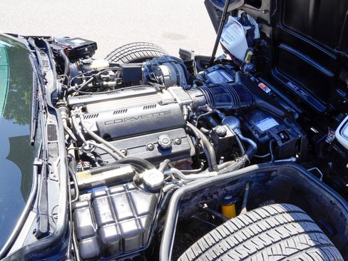 Used 1993 Chevrolet Corvette Coupe RWD image 19