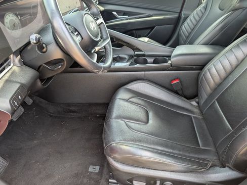 Used 2024 Hyundai Elantra Limited FWD image 8