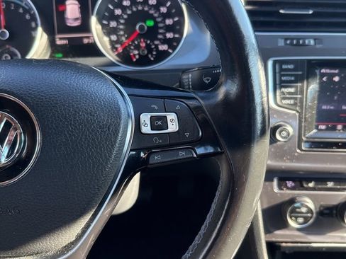 Used 2015 Volkswagen e-Golf SEL Premium image 33