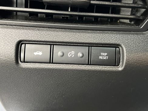 Used 2024 Nissan Altima 2.5 SR image 34