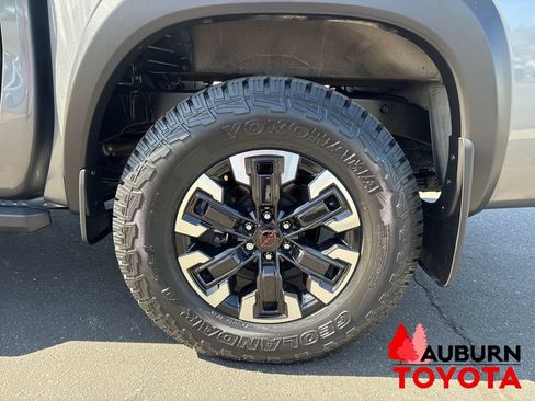 Used 2023 Nissan Frontier PRO-4X w/ Technology Package AWD/4WD image 23