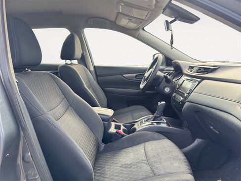 Used 2019 Nissan Rogue S image 15