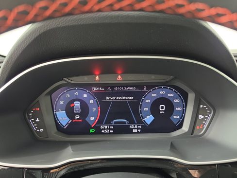 Certified 2025 Audi Q3 2.0T Premium Plus w/ Premium Plus Package AWD/4WD image 24