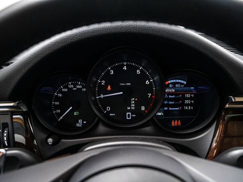 New 2026 Porsche Macan image 16