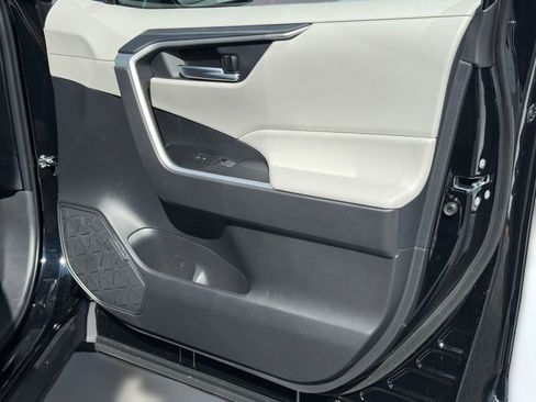 New 2025 Toyota RAV4 XLE image 23