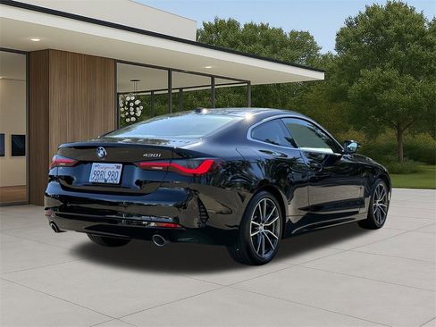 Used 2025 BMW 430i Coupe w/ Convenience Package image 8