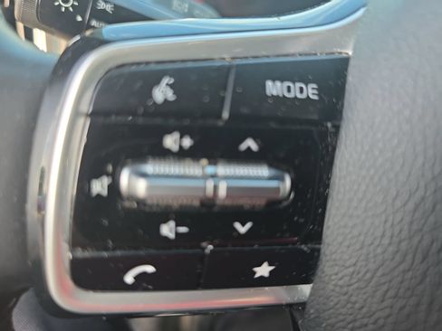 Used 2025 Kia Sorento S w/ Panoramic Sunroof Package FWD image 17