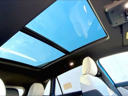 New 2025 Volkswagen Atlas Cross Sport SEL Premium R-Line image 29