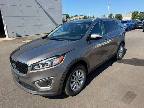 Used 2016 Kia Sorento FWD w/ LX Convenience Package image 1