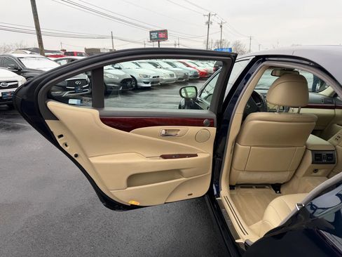 Used 2008 Lexus LS 460 L image 40
