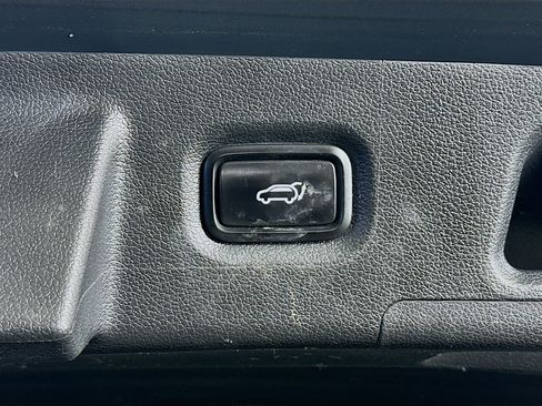 Used 2019 Hyundai Santa Fe Limited FWD image 30