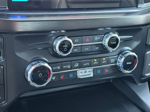 New 2026 Ford F250 Lariat w/ Black Appearance Package image 17