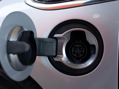 Used 2012 Chevrolet Volt Premium w/ Premium Trim Package image 19