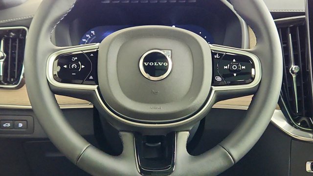 New 2026 Volvo XC90 T8 Plus w/ Protection Package Premier AWD/4WD image 25