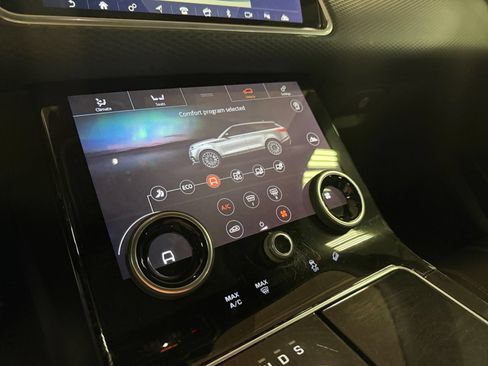 Used 2019 Land Rover Range Rover Velar S AWD/4WD image 33