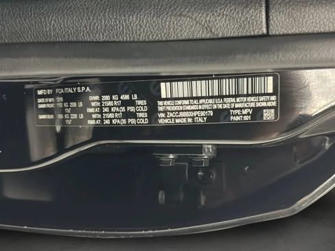Used 2017 Jeep Renegade Latitude AWD/4WD image 25