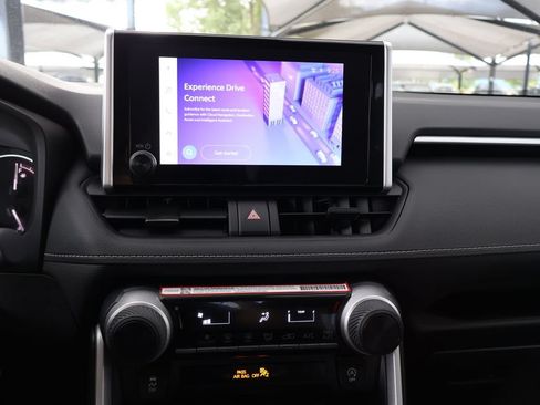 Certified 2025 Toyota RAV4 LE AWD/4WD image 5