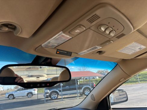 Used 2010 Buick Lucerne CXL w/ Driver Confidence Package image 9